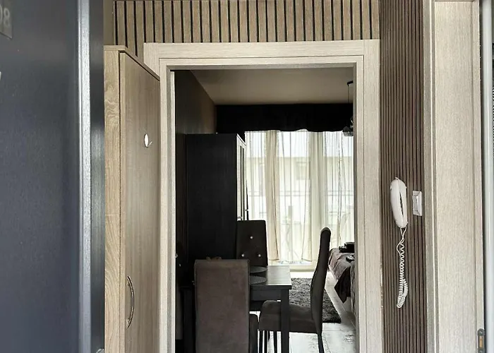 Lux With Free Private Parking Apartament